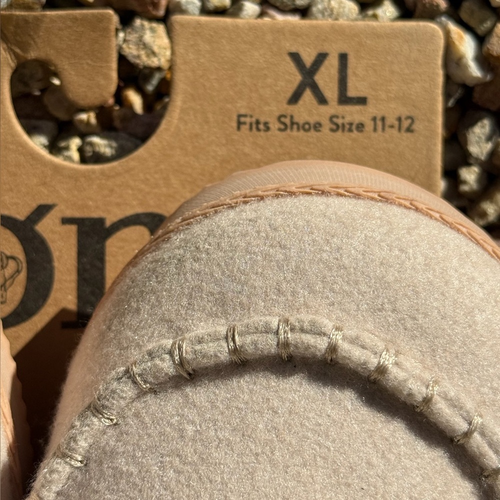 NWT BØRN "Spring Foam Footbed Slippers" - size XL (11-12) - Picture 3 of 3